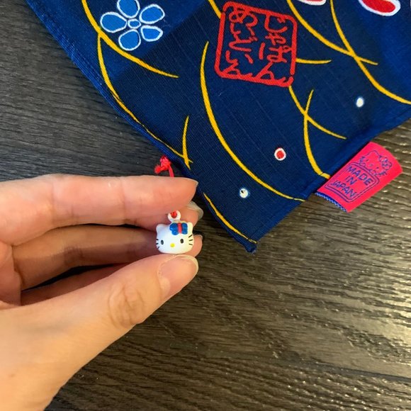 Hello Kitty table cloth / cover cloth with mini bell Made in Japan - Picture 4 of 8